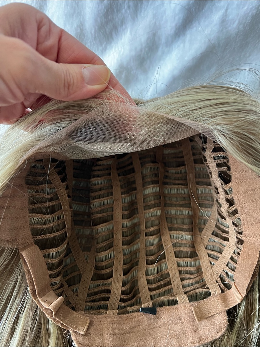 15โ Light Brown with blonde highlights Synthetic Wig - Picture 15 of 16
